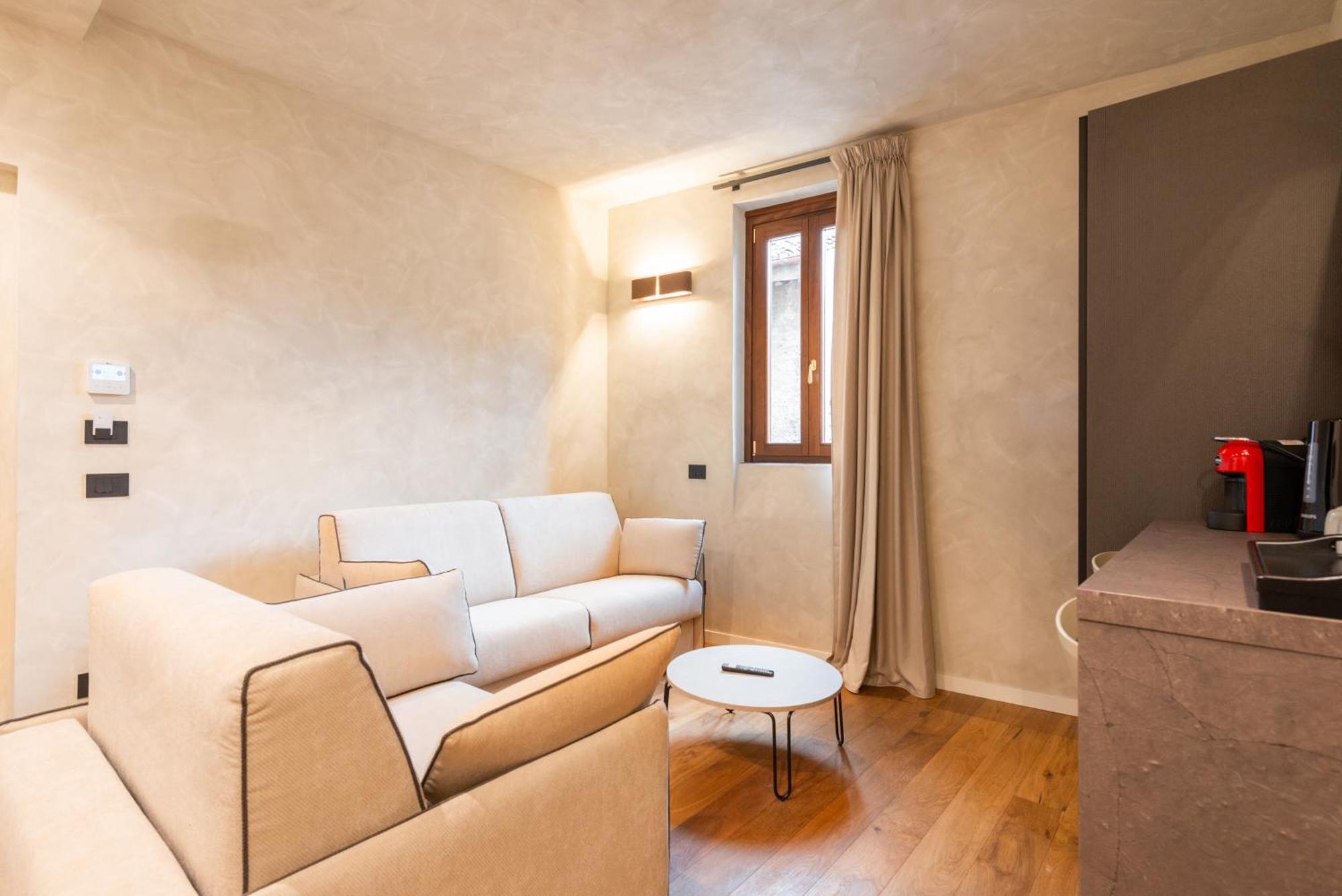 Residenza Leutari Pensión *